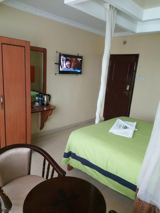 Royal Palm Hotel And Suites นาคูรู ภายนอก รูปภาพ